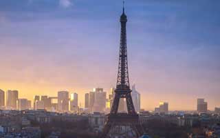 Netflix Stock: The Real Story Behind the Dip, the Split's Potential, and Its Brilliant Future